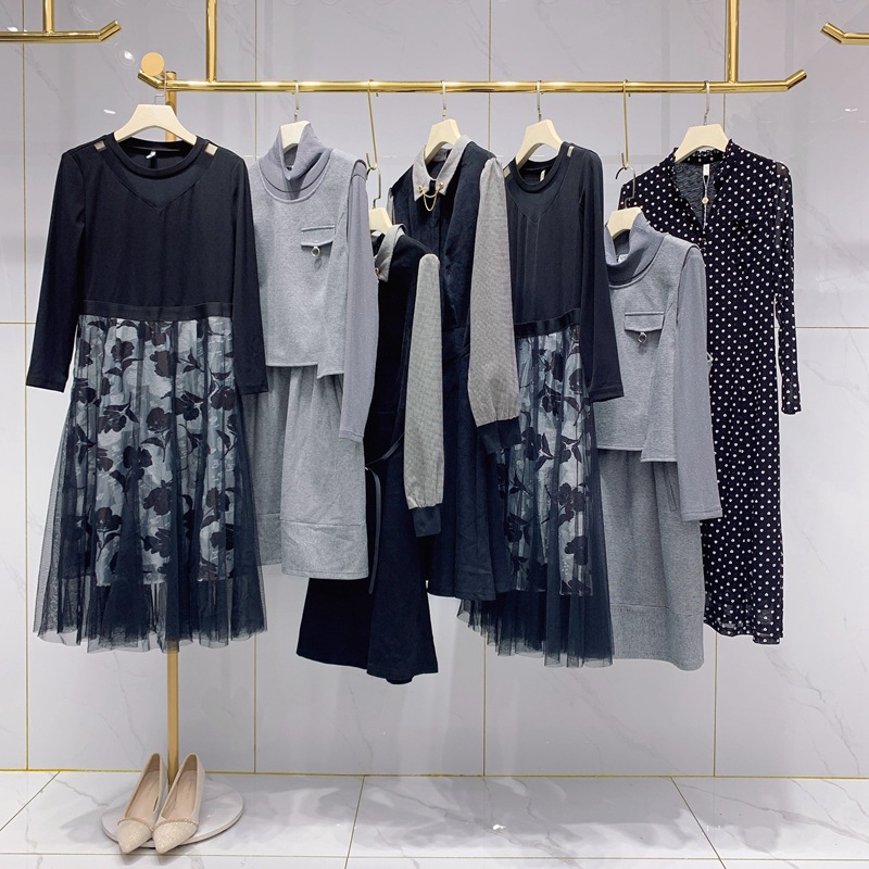 琦丽莎2023春秋装潮牌轻熟女装连衣裙品牌折扣新款一手货源批发