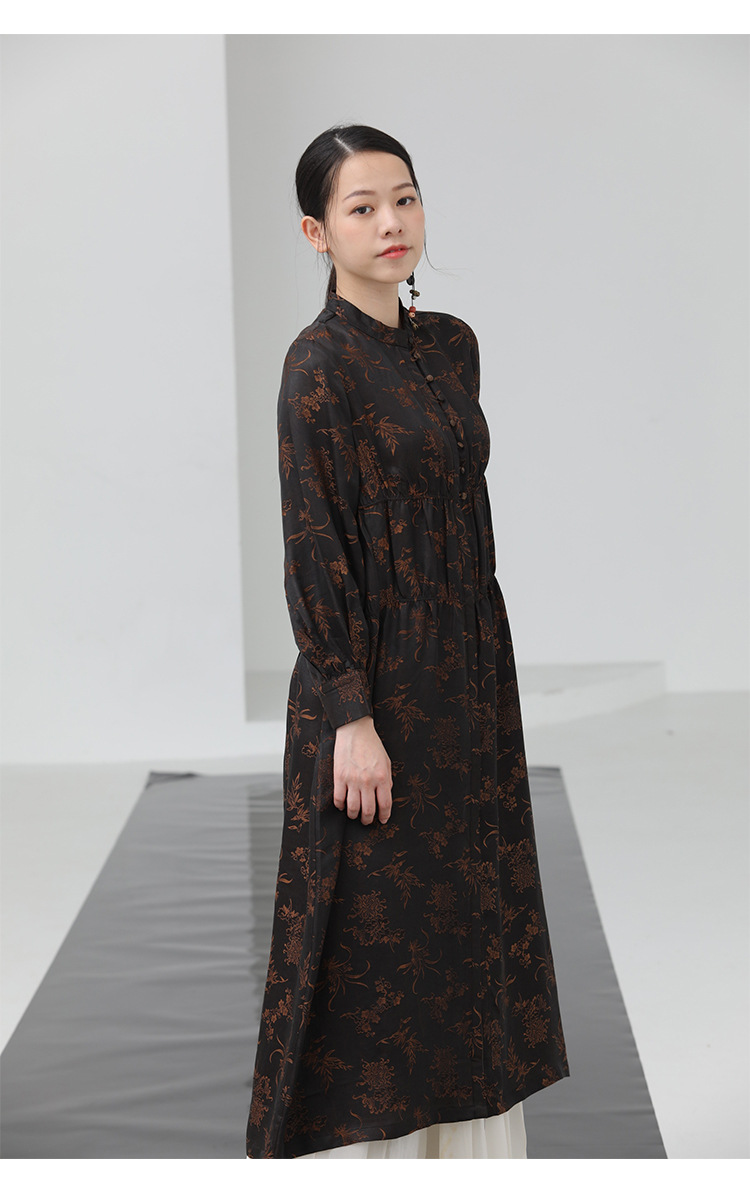 2021早秋新款香云纱长袖连衣裙大码气质中老年妈妈棉麻长裙秋装