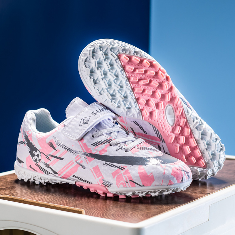 跨境代发儿童足球鞋男女儿童学生草地校园青训训练碎钉运动鞋批发-阿