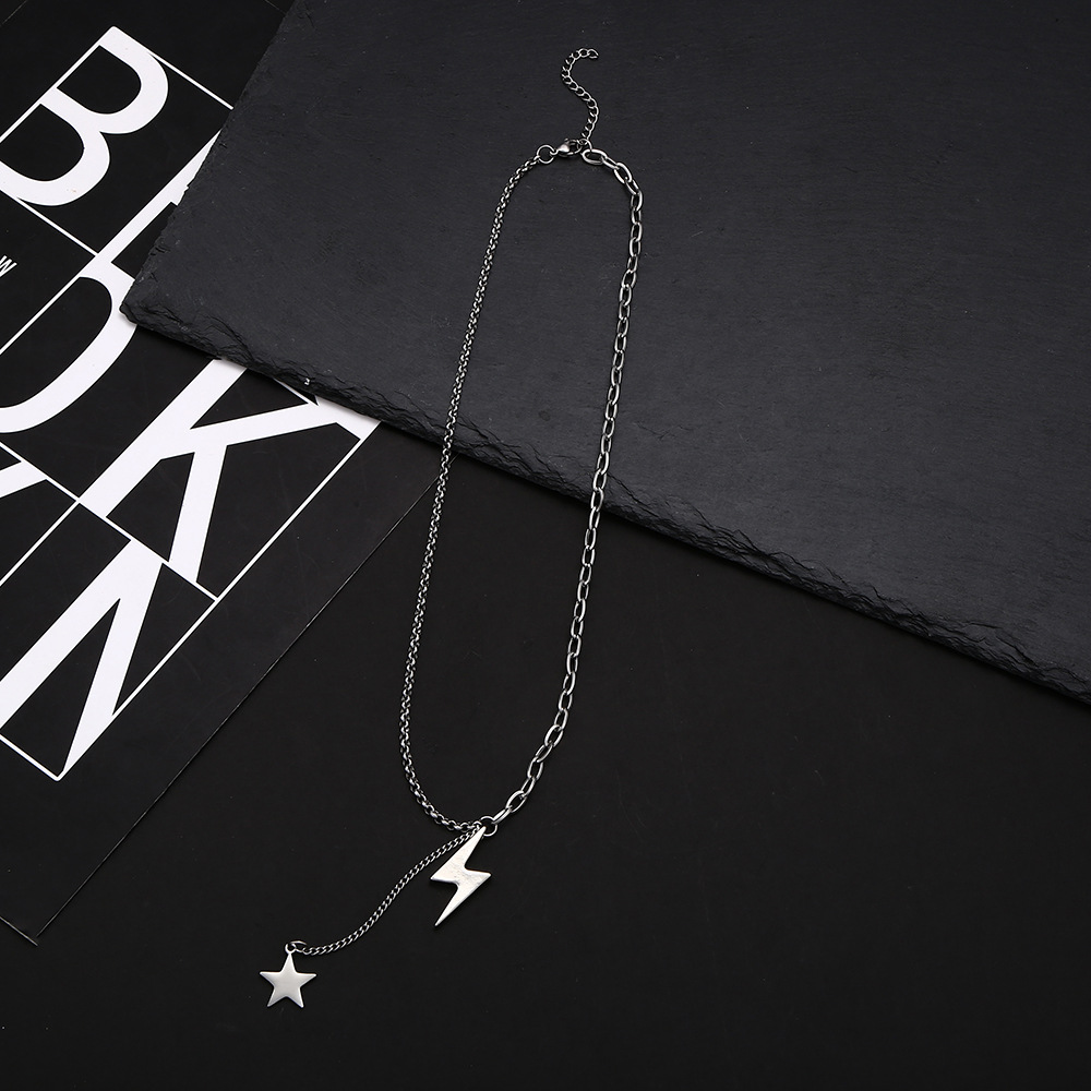 Korean Style Dongdaemun All-Match Titanium Steel Necklace Unique Pendant Sweater Chain Sweet Cool Metal Clavicle Chain Wholesale Delivery