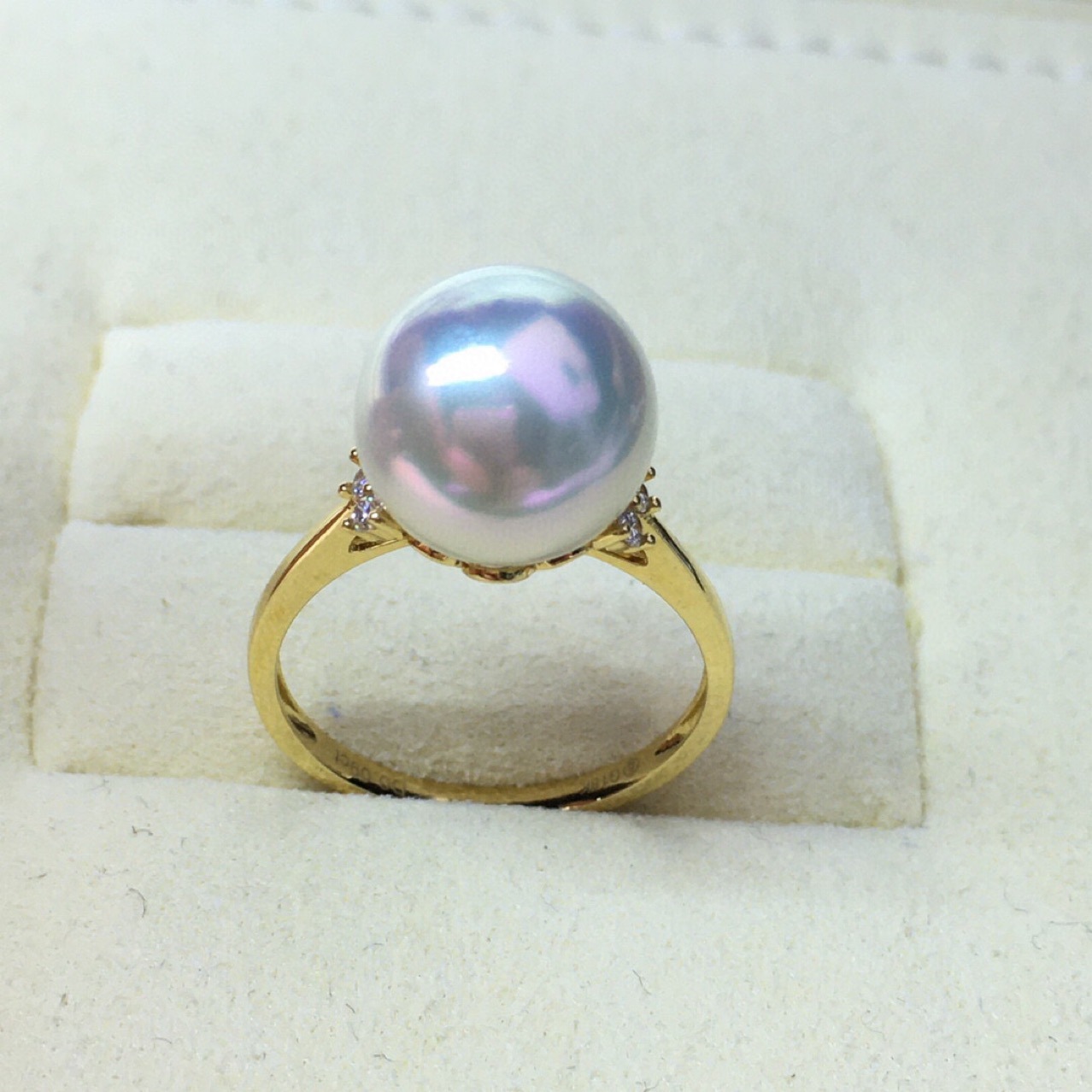 绝美藏青蓝色光澳白珍珠戒指正圆镜面强光无暇 18k金钻石镶嵌