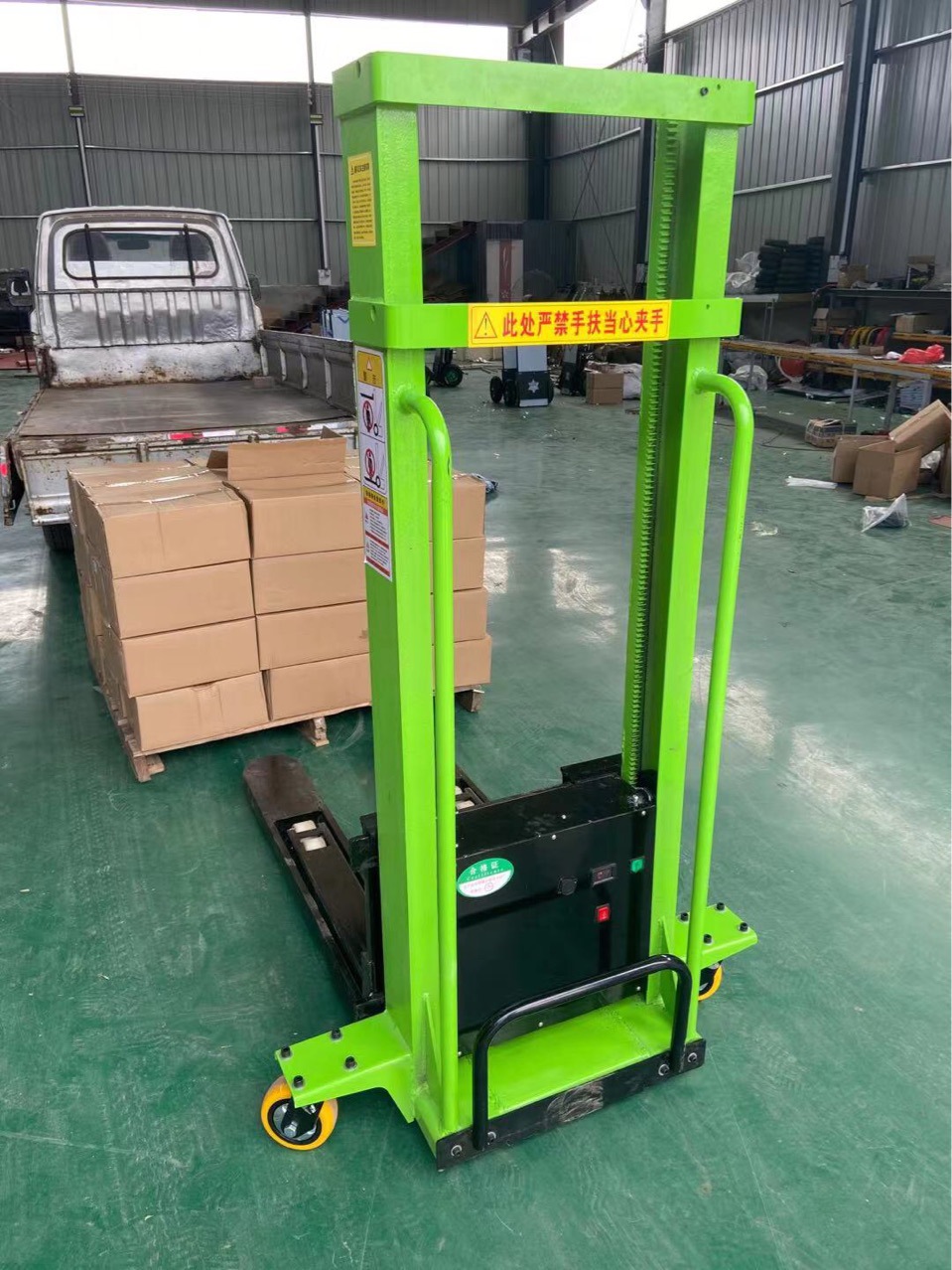 500公斤1吨随车叉小型电动手推随车叉车能上车自动爬车车载搬运叉