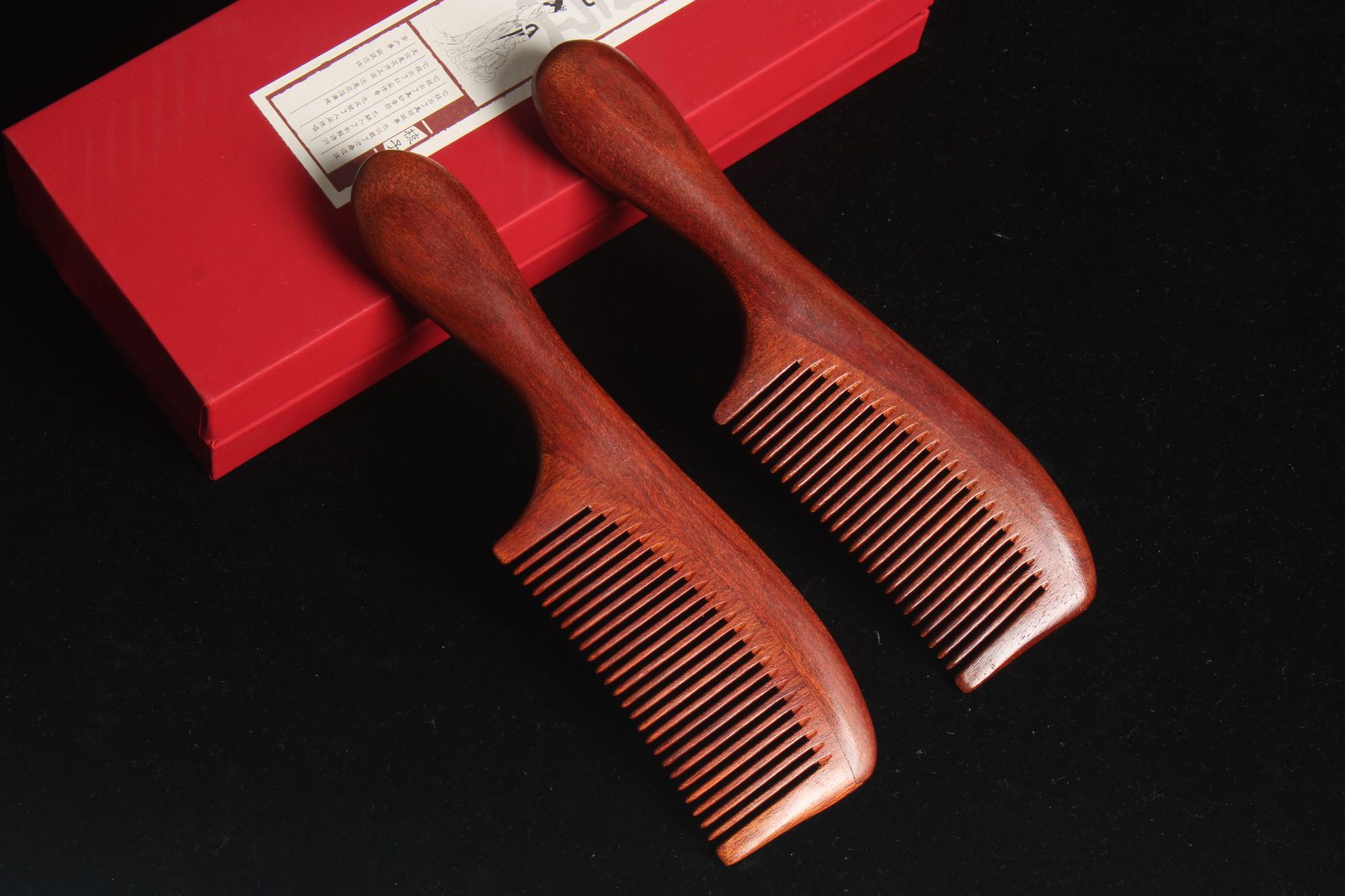 工厂批发血檀木梳子小叶紫檀美发梳大号鼓柄檀木梳