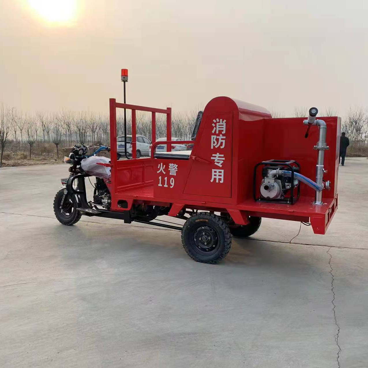 三轮应急消防摩托车巡防用二轮消防摩托车小区学校灭火消防摩托车