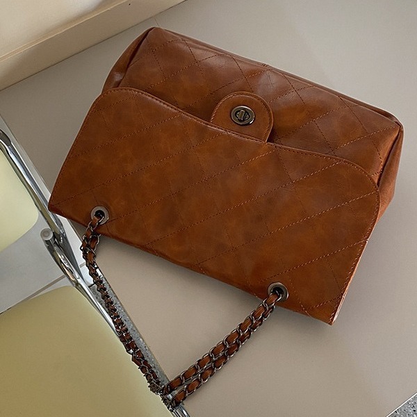 春季大容量通勤包2024新款菱格包包复古休闲百搭女士单肩腋下包潮