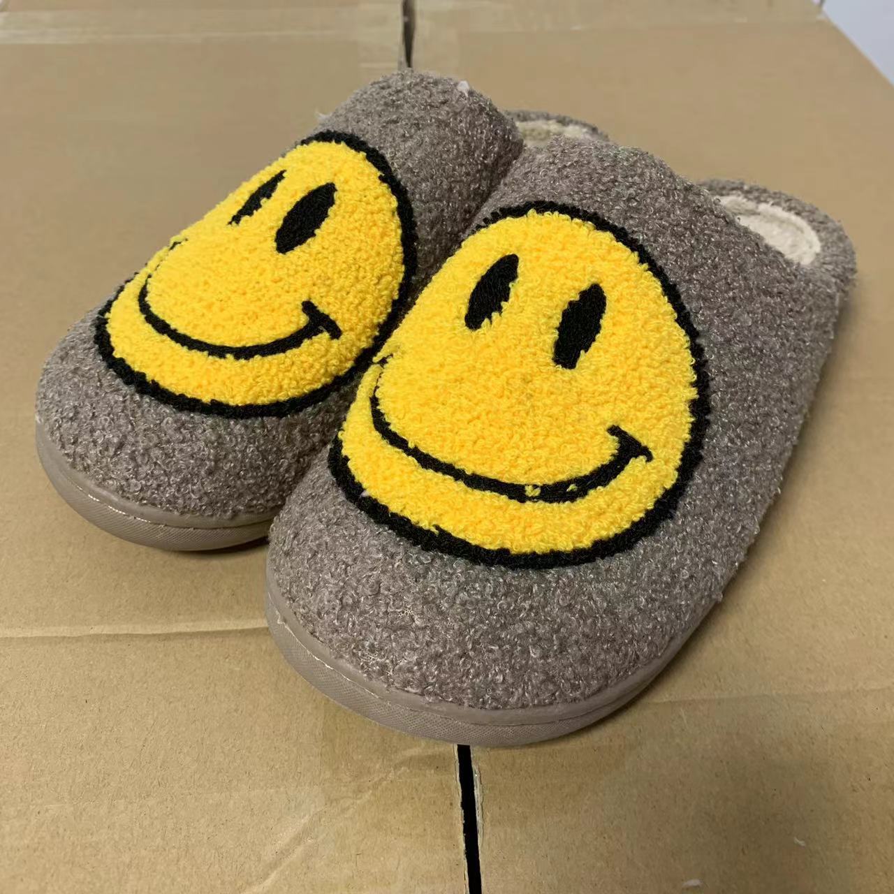 2021 Smiley Face Slippers Furry Couple Slippers Female Cute Autumn and Winter Home Indoor Cotton Slippers