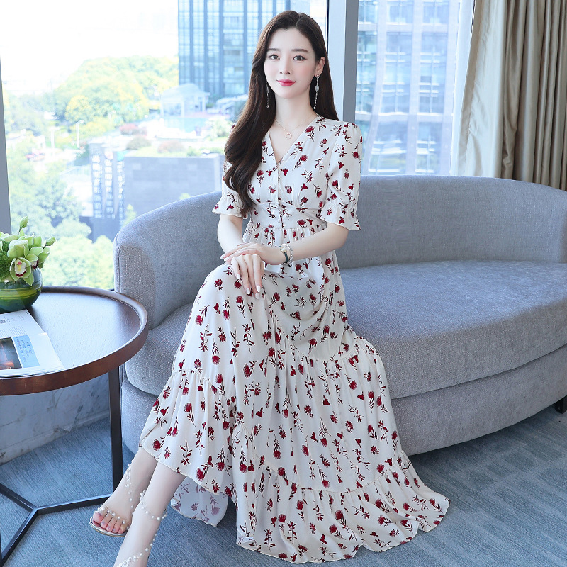 雪纺连衣裙女2022夏季新款法式v领气质裙子收腰显瘦过膝碎花长裙