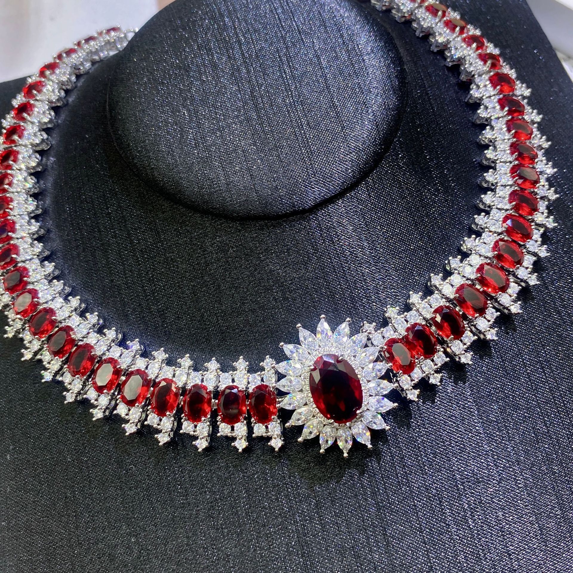 跨境直播骄阳似火红钻项链 高奢重工设计满钻中国红红宝石颈链