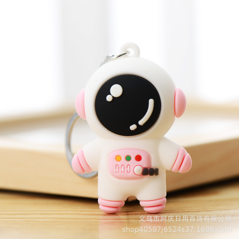 Online Influencer Cute Spaceman Astronaut Keychain Pendant Bag Fashion Accessories Small Gift Car Key Chain