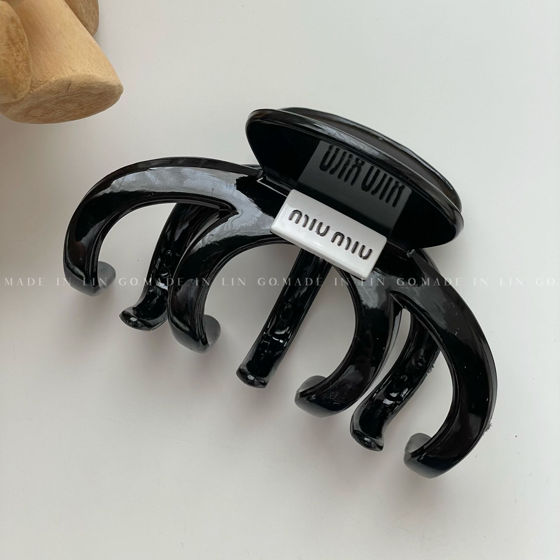 More Hair Volume ~ Large Size Updo Hair Claw Vintage Acrylic Barrettes Women's Back Spoon Simple Shark Clip High-End Sense