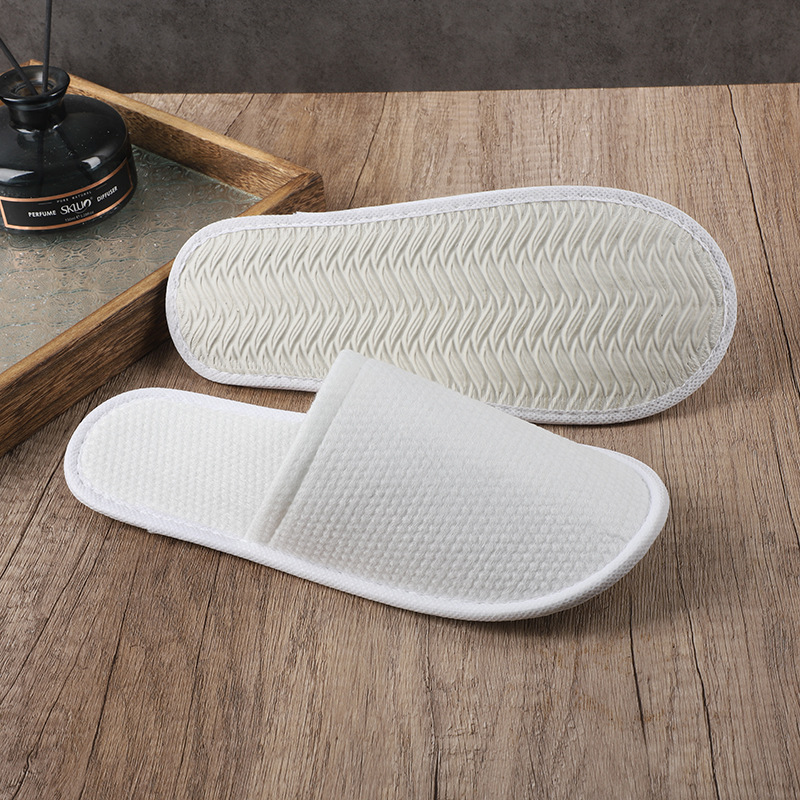 in Stock Wholesale Hotel Disposable Slippers 6mm Leaf Pattern Thickened Non-Slip Hotel Disposable Spunlace Slippers