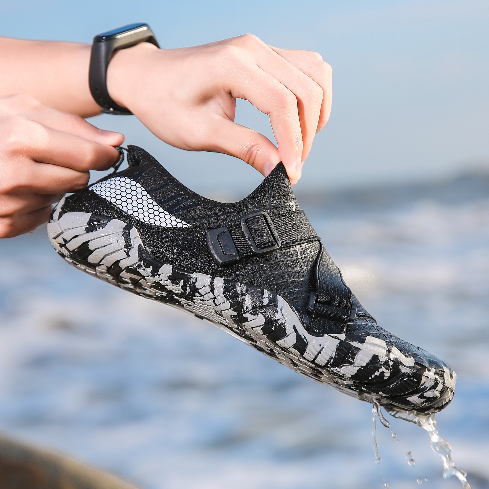 户外露营徒步溯溪赤脚凉鞋涉水沙滩鞋登山骑行五指鞋游泳速干鞋