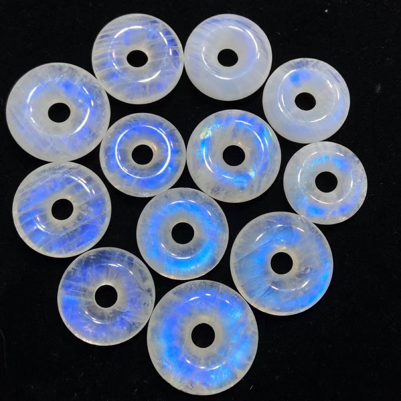 天然蓝月光石平安扣裸石印度料白透体表皮光滑晶体通透蓝月光批发