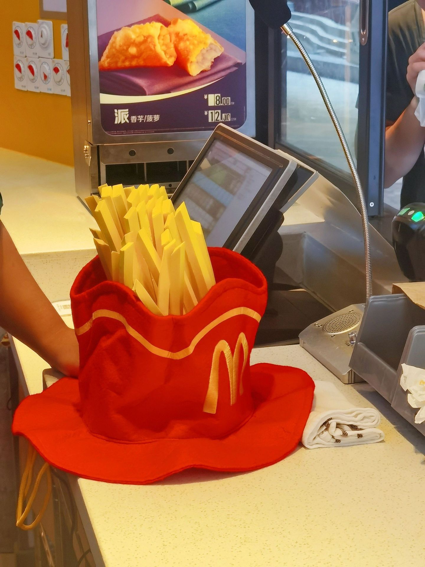 麦当劳薯条帽同款麦门帽子金拱门帽子魔术帽创意装扮帽子拍照道具