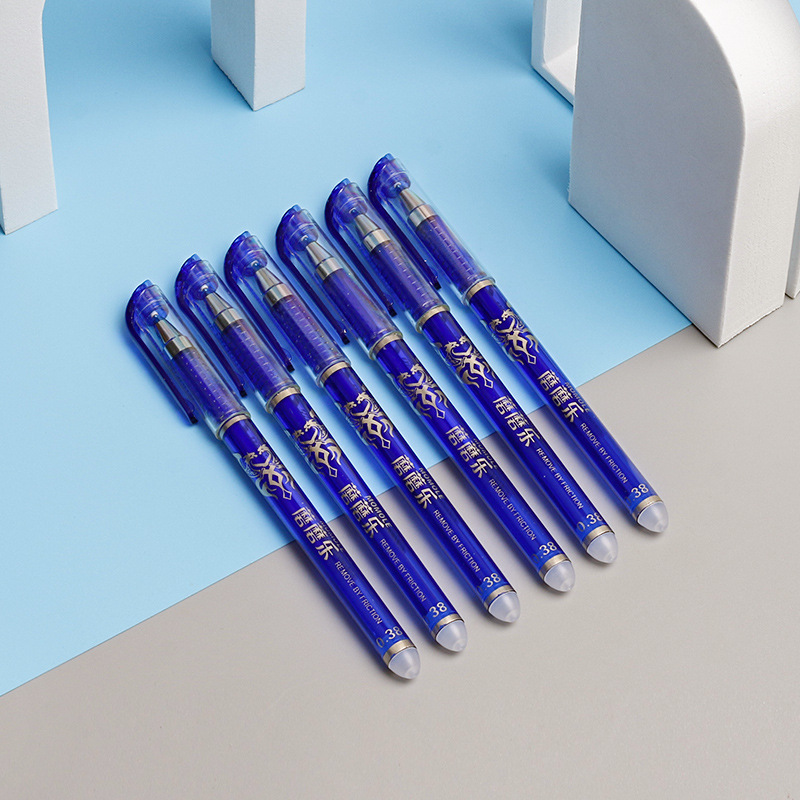 蓝色可擦笔学生