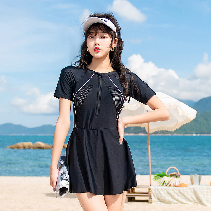 泳衣女新款连体平角双层裤保守显瘦微胖女孩游泳馆专业泡温泉泳装