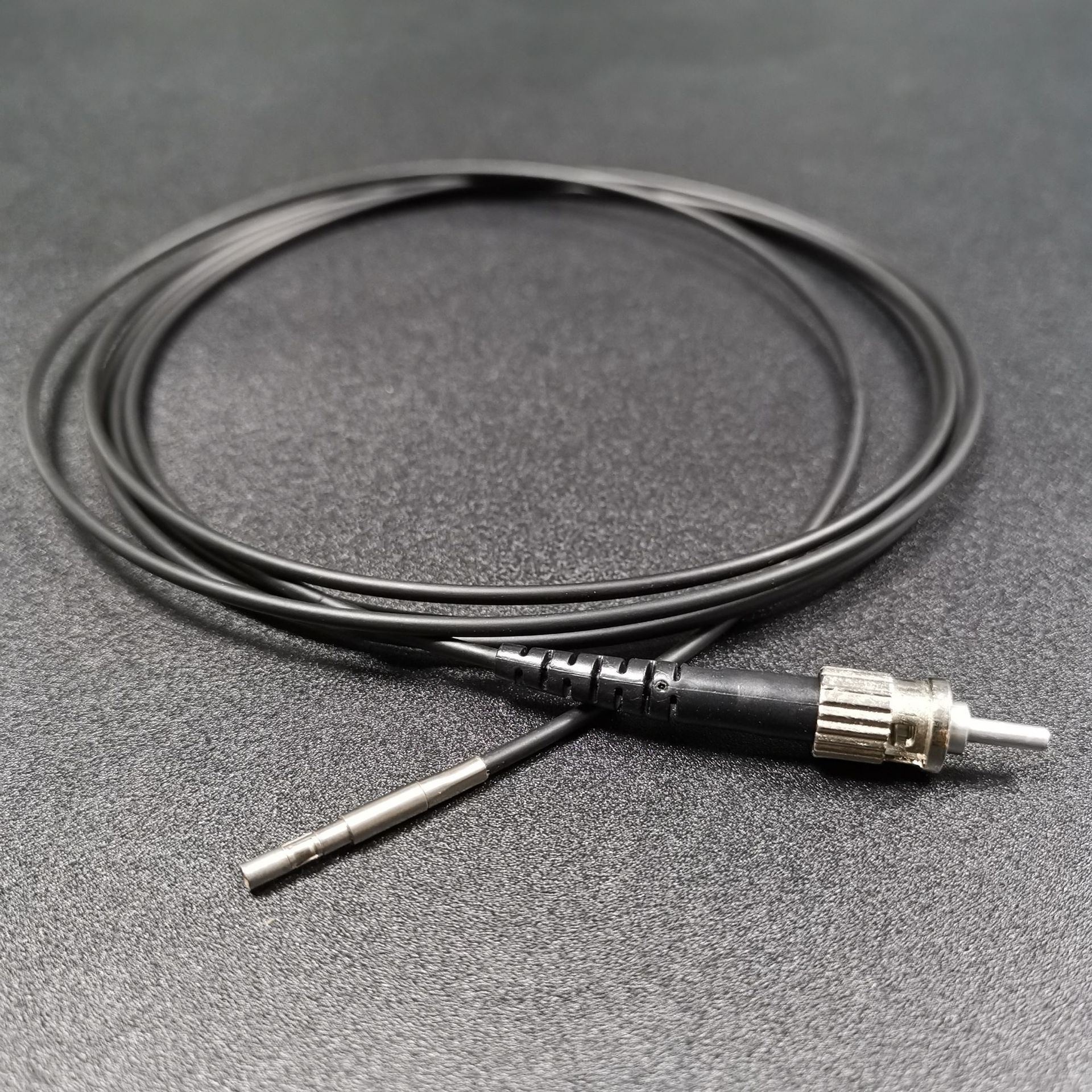 铠装光纤跳线;tpu/lszh/pvc铠装光缆;lc/fc/sc/st光纤跳线;航空接头