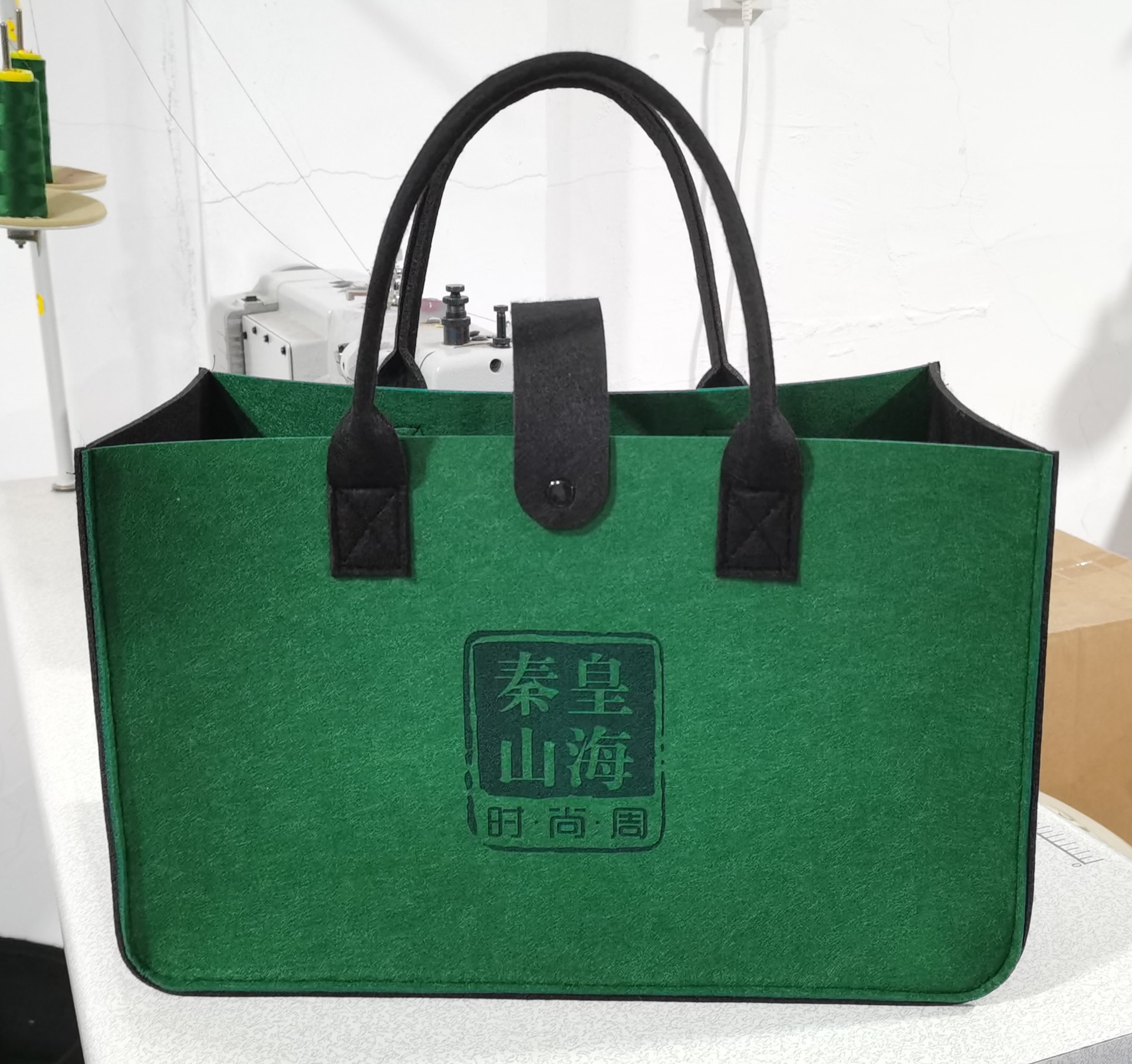 毛毡手提包时尚购物包礼品袋女士收纳毛毡包购物袋无纺布袋批发