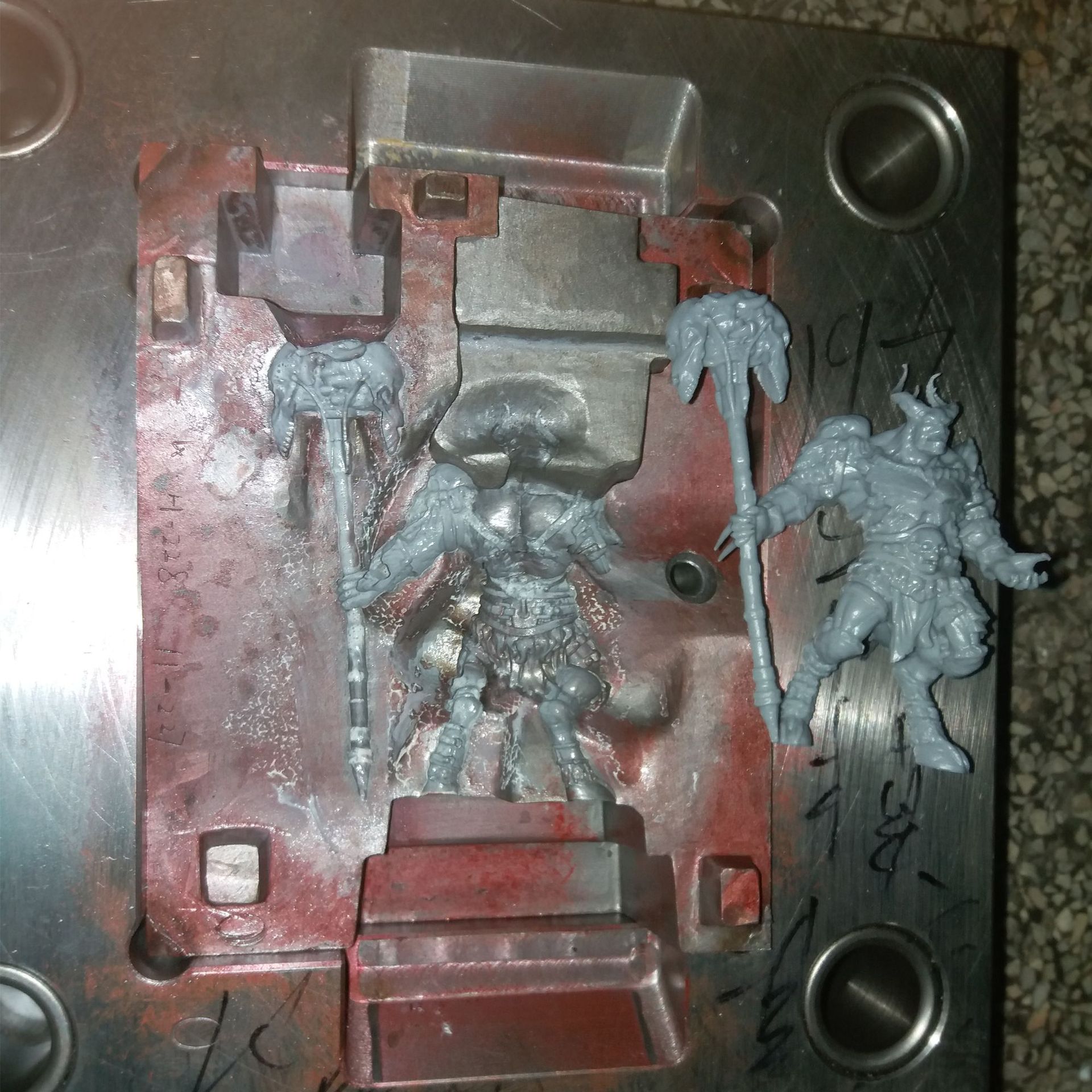 塑胶玩具盲盒玩偶 模具制作 cnc加工制造磨具铸钢公仔手办模型