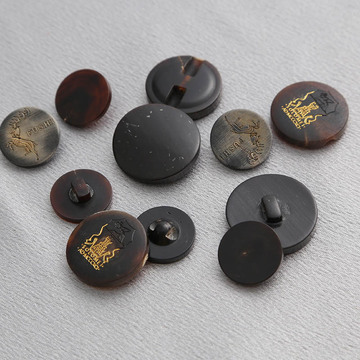 高档天然牛角暗脚纽扣 平面图案纽扣 外套风衣毛呢大衣装饰纽扣