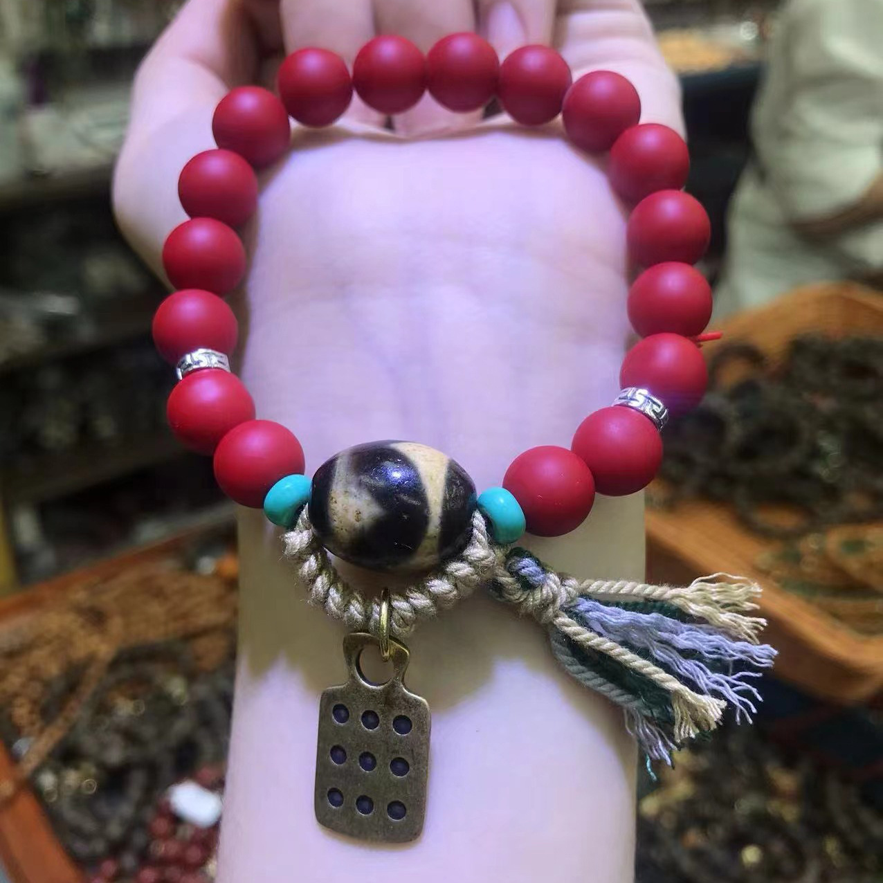 批发尼泊尔古法雪巴琉璃手串藏饰虎牙天珠手链文玩流苏饰品女男款