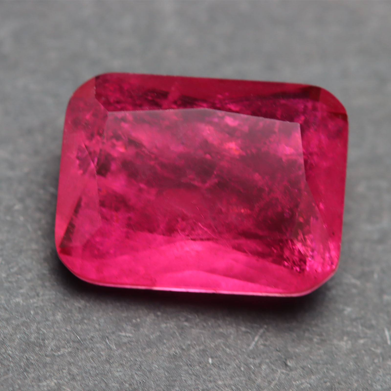 长方倒角玫红色合成彩宝裸石 仿天然宝石 水晶玻璃拼石 锆石批发