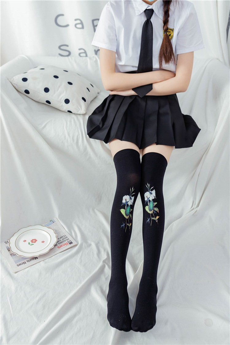 天鹅绒过膝袜大腿袜黑白丝袜烫金胶印lolita长筒jk学生微透女 cos