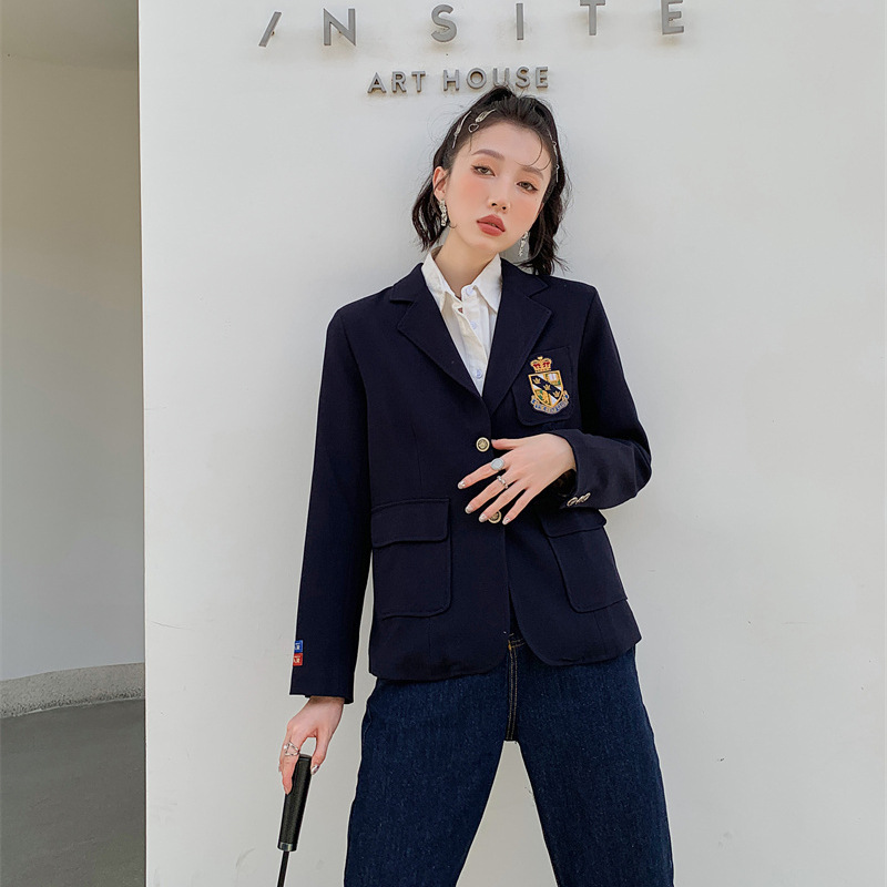 英伦学院风徽章jk制服设计感短款休闲气质显瘦西装外套女西服新款