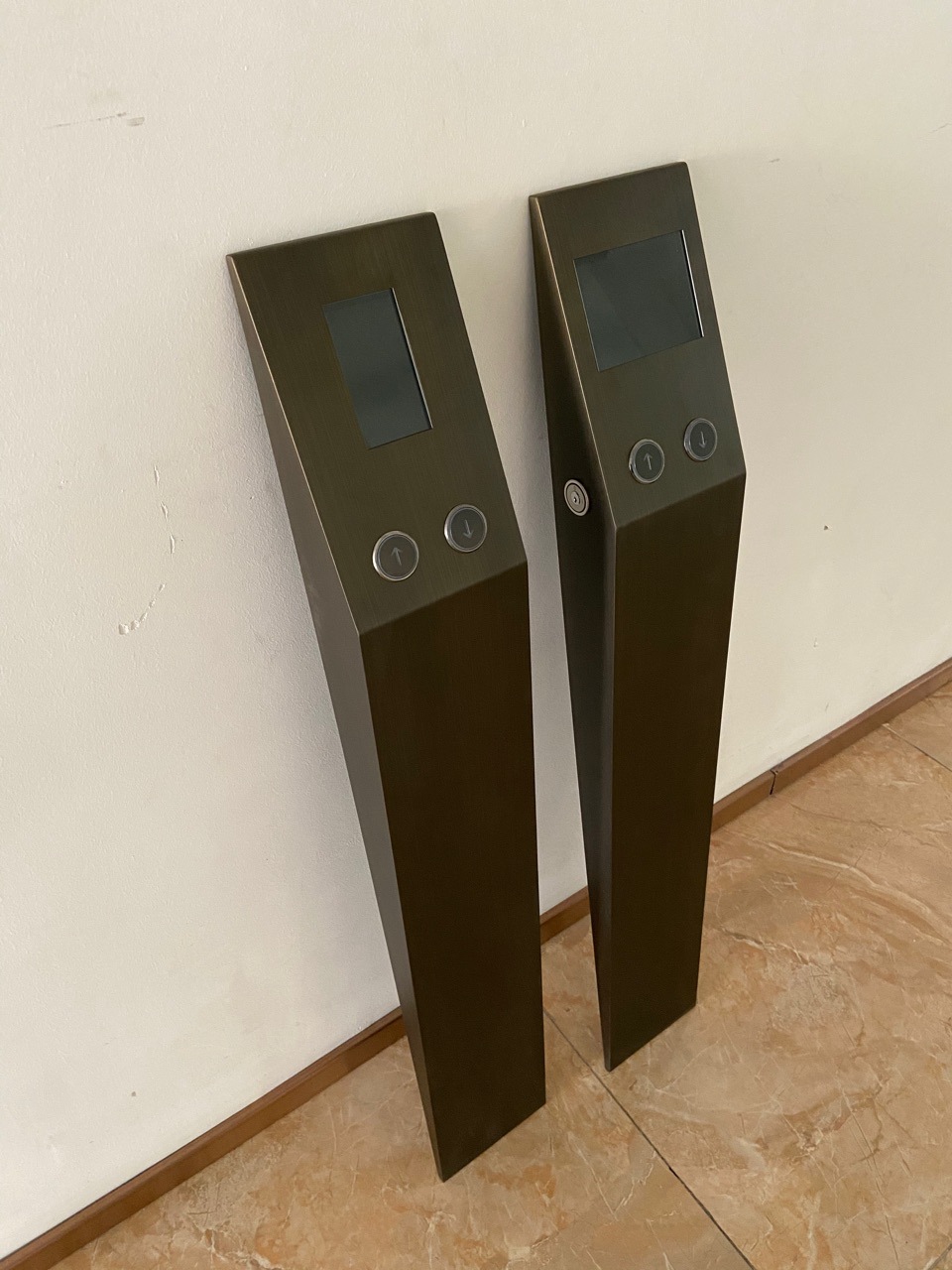 电梯立柱/立柱式外呼/立柱显示/电梯立柱外呼/外呼立柱/立柱外呼