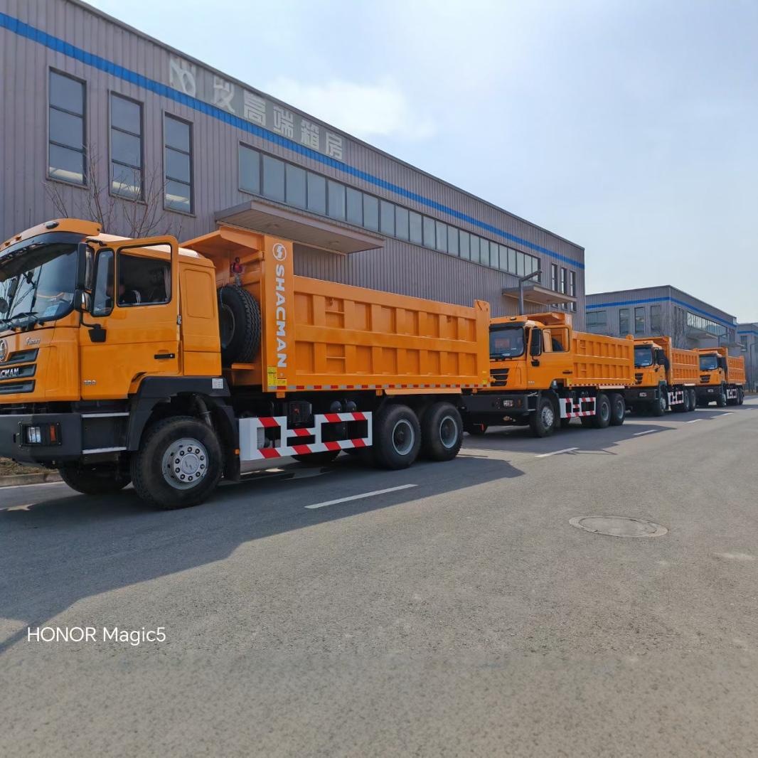 出口二手自卸车二5米6豪沃 翻斗车 6x4后八轮工程卡车机械运输车