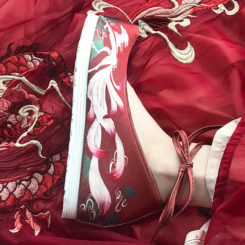 九尾狐古风鞋子女汉服加绒内增高绣花古装平底冬季秀禾婚鞋