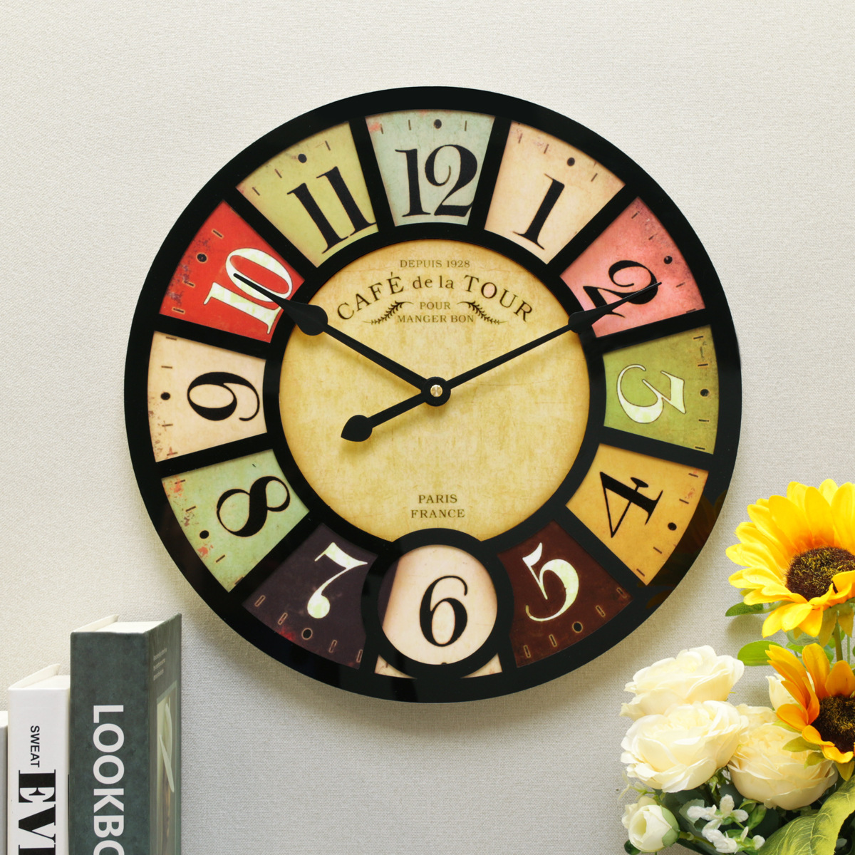 Nordic Retro Simple Stylish Wall Clock Suitable for Family Living Room Bedroom Moving into the New House Iron Mute Clock