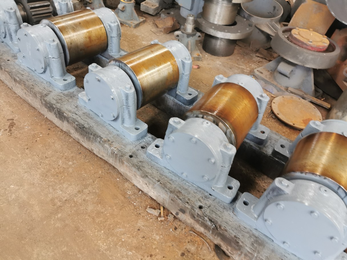 烘干机托轮生产厂家,专业定制回转窑托轮挡轮配件