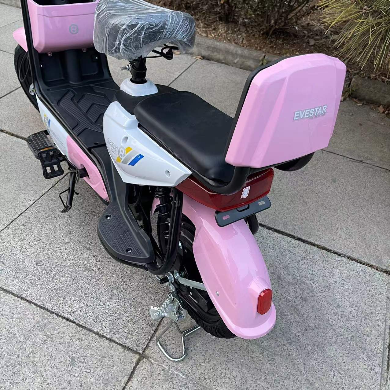 厂家直供 新款电动车48v伏成人电瓶车两轮双人金鹰拼接色电动车