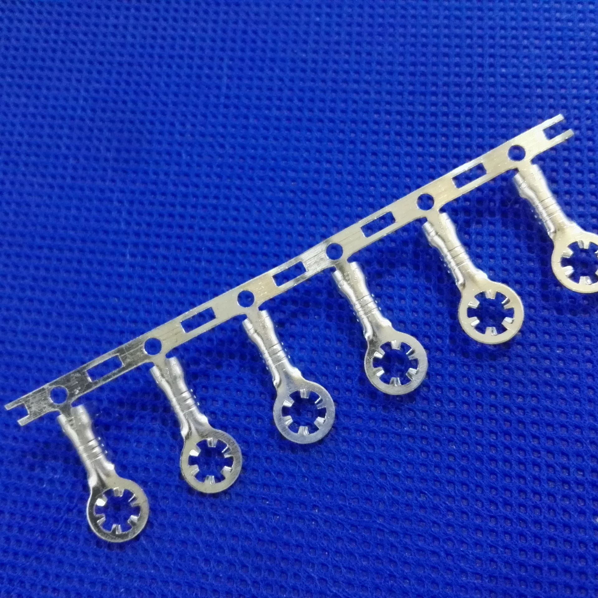 2齿形端子 3.2太阳端子地线端子