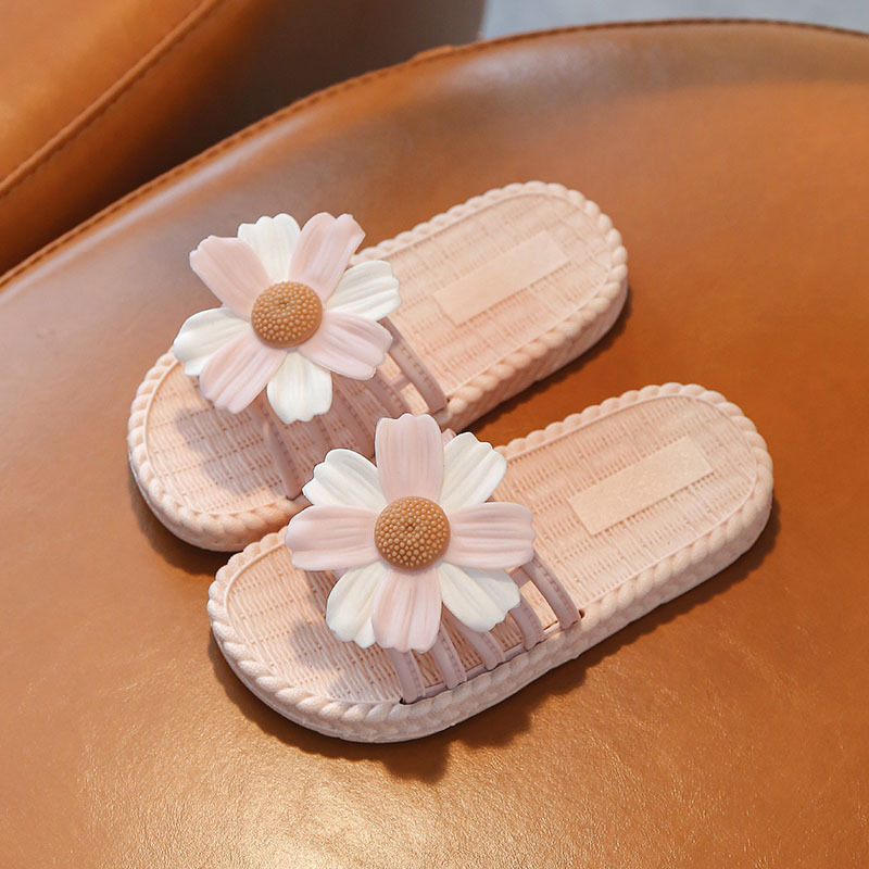 Girls' Cute Slippers Indoor Four Seasons Children's Sandals Female Summer Children's Home Bath Soft Bottom Princess Outer Wear