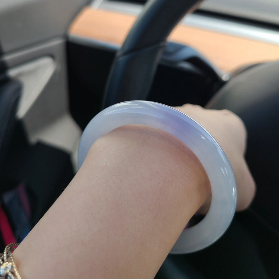 翡翠手镯祖母绿