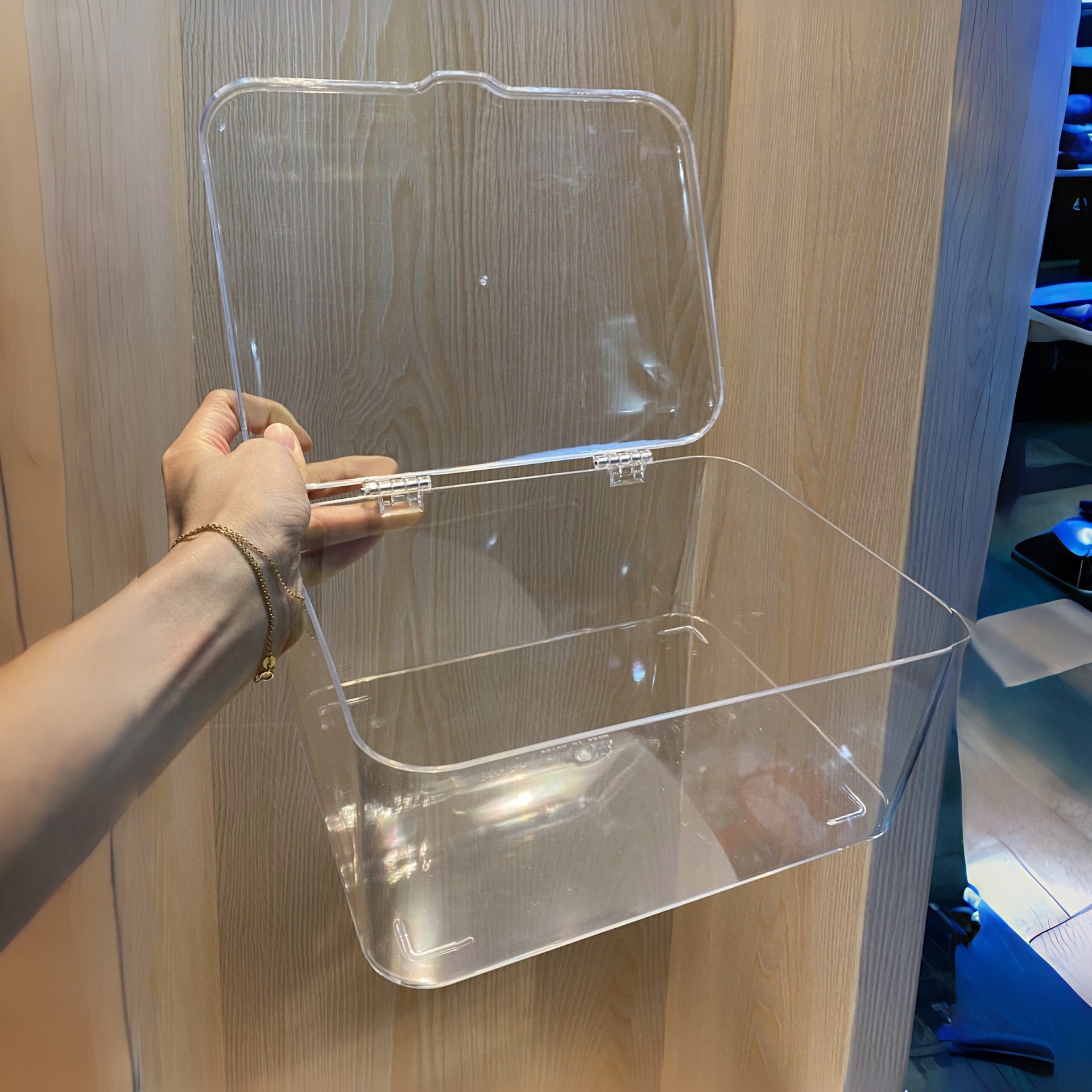 带盖收纳盒防尘桌面抽屉存放手机壳杂物整理宿舍神器透明储物盒子