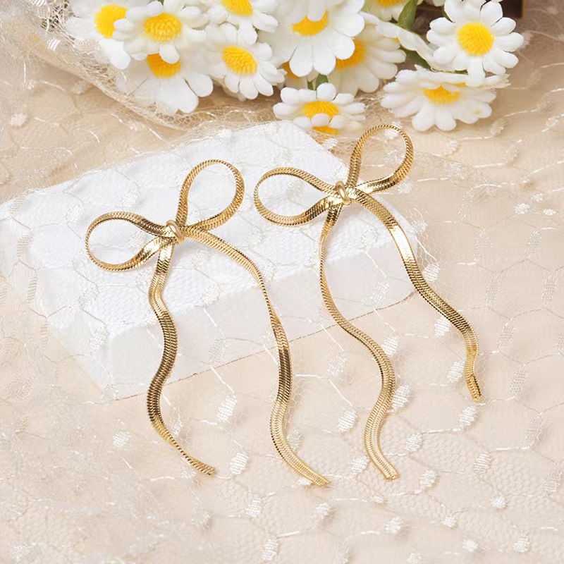 European and American Fashion Minimalist Cold Wind Bow Long Chain Female Earrings Sterling Silver Needle Niche Design Earrings Lot