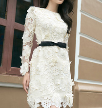 越南小众2024初春新款淑女水溶蕾丝刺绣气质白色连衣裙伴娘裙1270