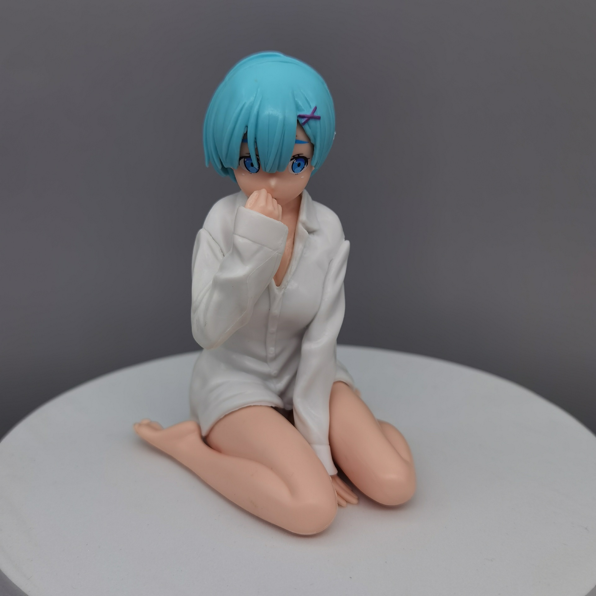 白衬衫蕾姆手办坐姿从零开始的异世界生活动漫周边二次元车载摆件