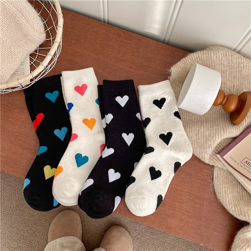 袜子女秋冬加厚保暖双面绒爱心女中筒袜ins潮彩色心形少女感女袜