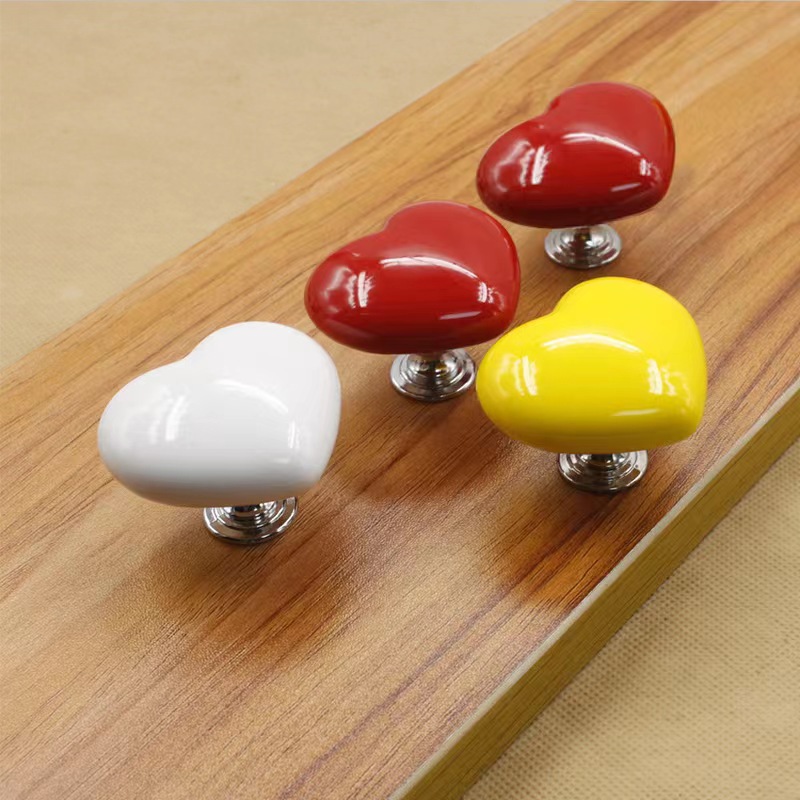 Love Toilet Pressing Utensil Toilet Tank Button Aid Color Heart-Shaped Toilet Button