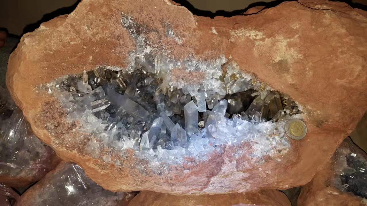 天然水晶原石 水晶洞 摆件观赏石