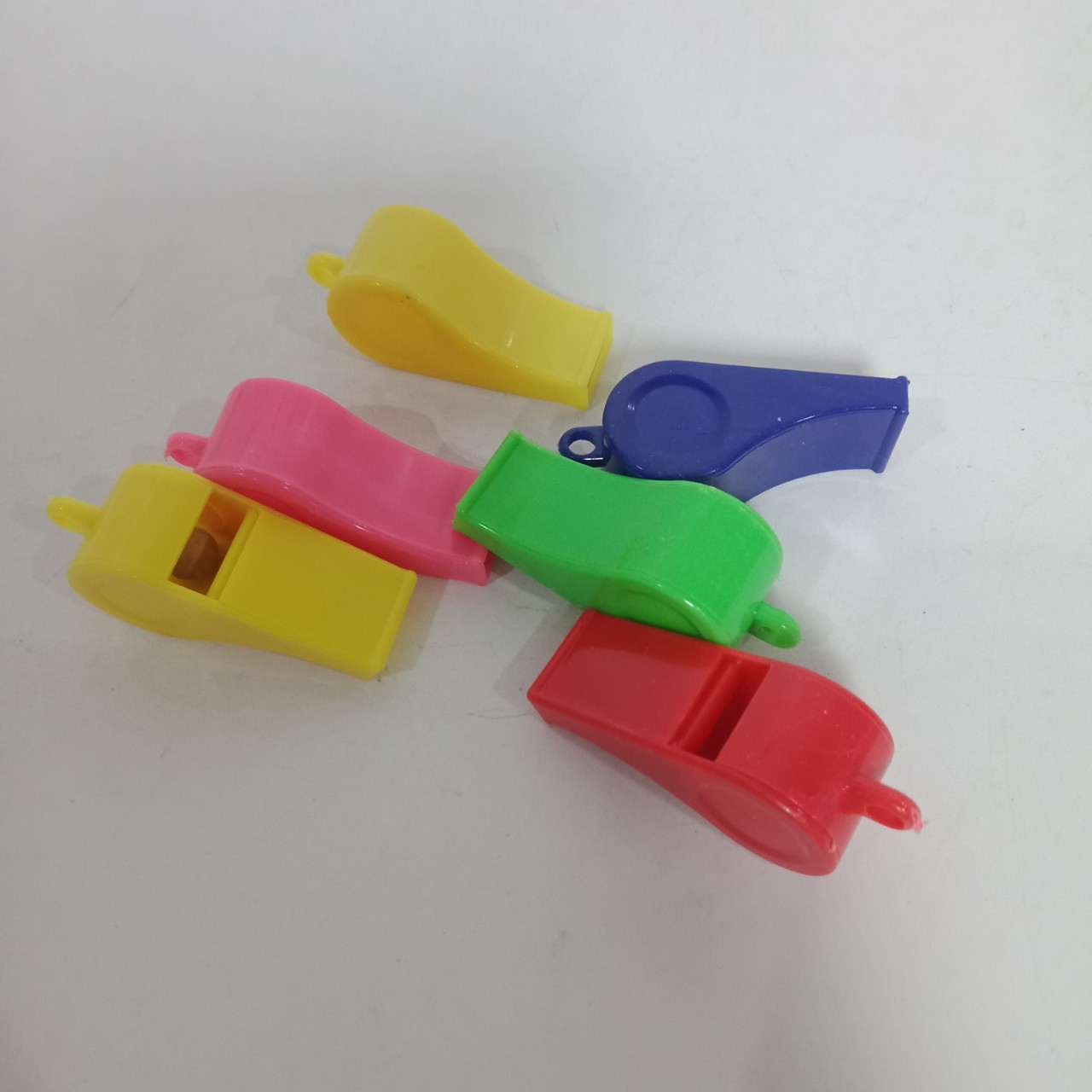 塑料彩色口哨 裁判口哨 球迷哨子 儿童玩具口哨 ok口哨-阿里巴巴