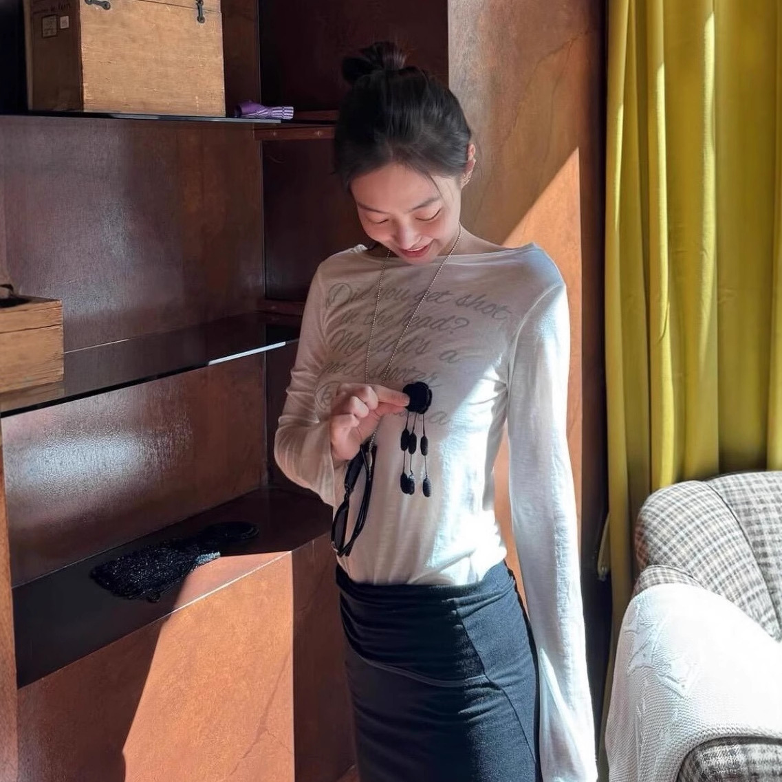 现货25年秋冬韩国小众潮牌辣妹微透字母印花显瘦长袖T恤女上衣