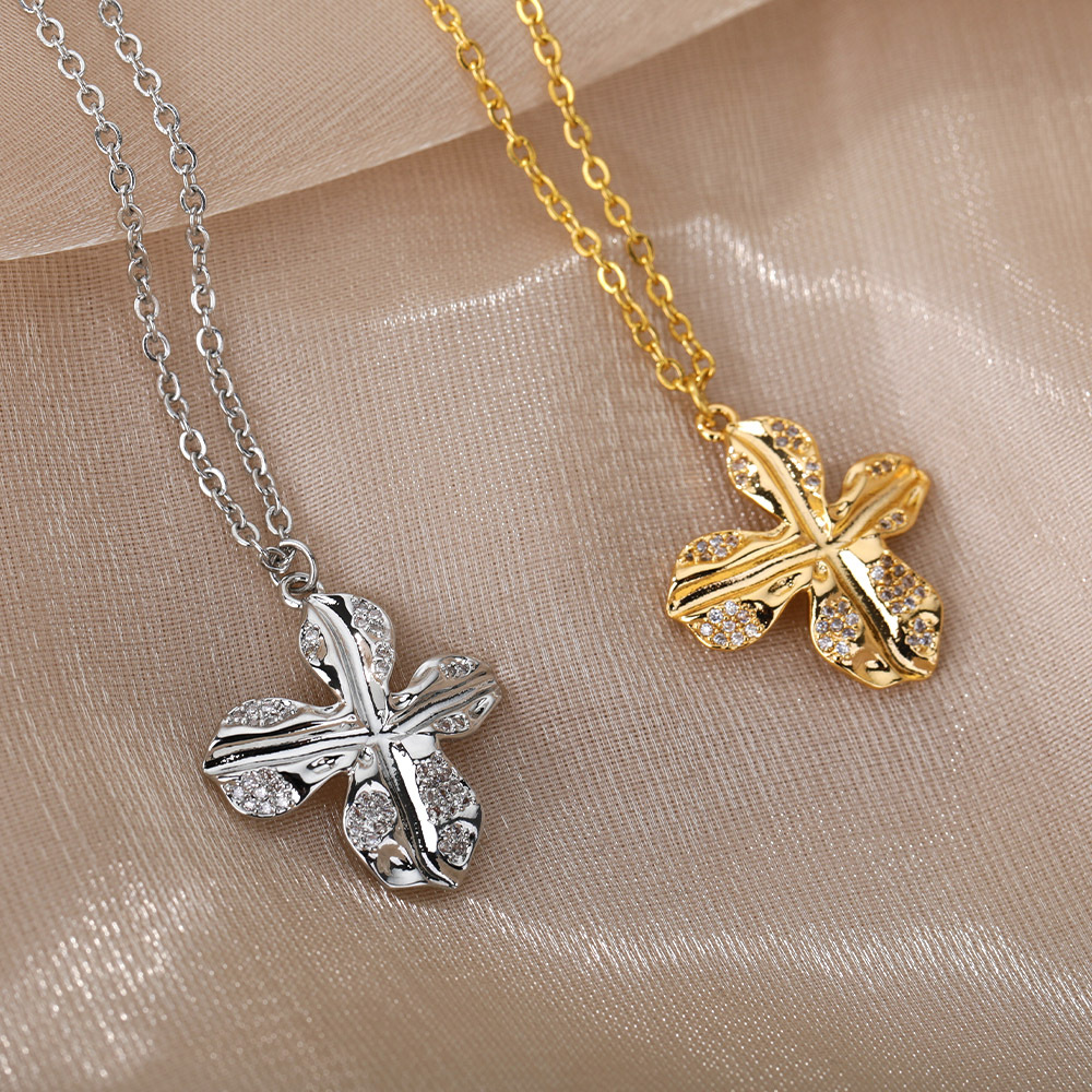 韩版时尚流行花瓣状锆石项链女个性新款花瓣吊坠锁骨链厂家批发