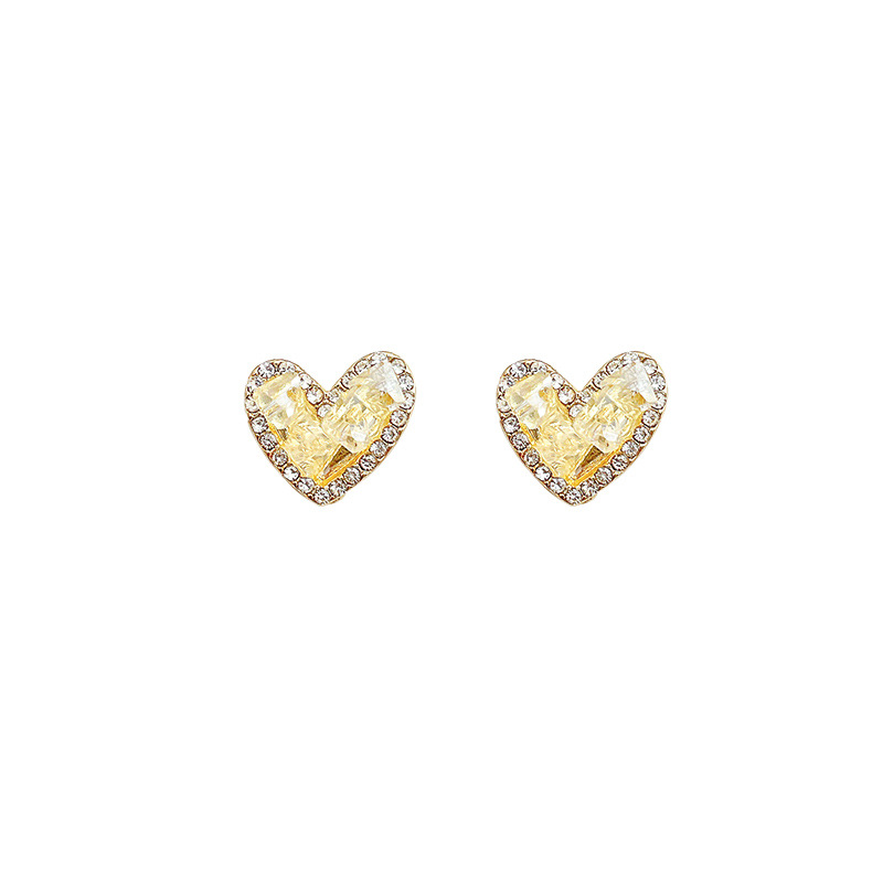 Retro French Diamond in the Debris Love Heart Earrings Women's Niche Design Elegant Ear Studs Light Luxury Advanced Internet-Famous Versatile Earrings