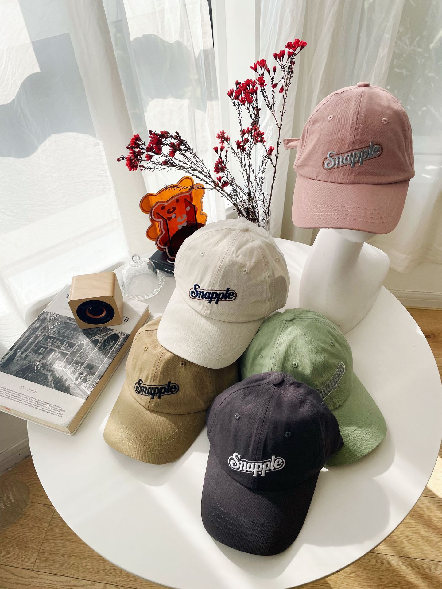 A Korean-style Instagram trendy and versatile sun protection cap for women in spring and summer, a letter sun protection cap that shows off the face, and a small green baseball cap for men pic 9