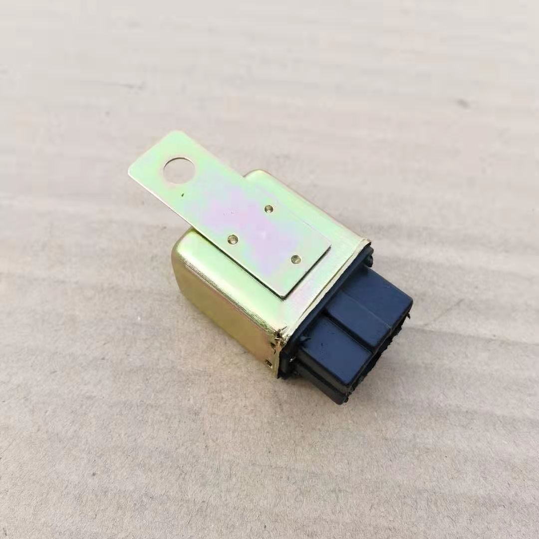 适用于五十铃空调继电器起动风扇启动福田江铃宝典皮卡陆风继电器